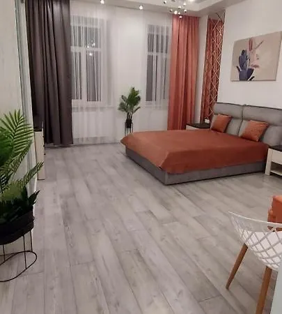 公寓 1 Bedroom On B. Khmelnytskogho - Centre