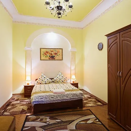 1 Bedroom On B. Khmelnytskogho - Centre * Львів
