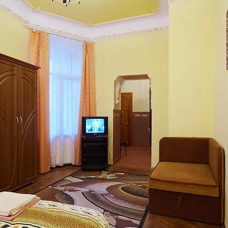 Апартаменты 1 Bedroom On B. Khmelnytskogho - Centre Львов