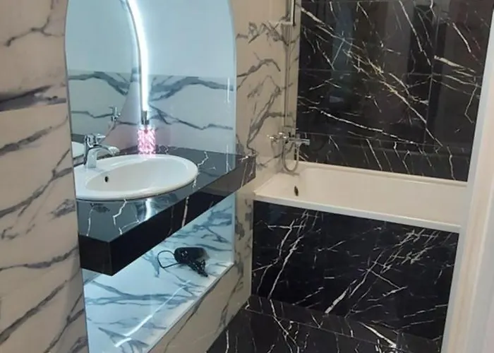 1 Bedroom On B. Khmelnytskogho - Centre Apartamento