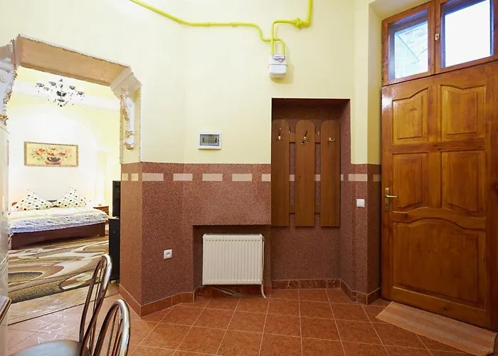 Apartamento 1 Bedroom On B. Khmelnytskogho - Centre