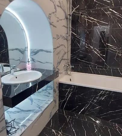 1 Bedroom On B. Khmelnytskogho - Centre Apartmán *
