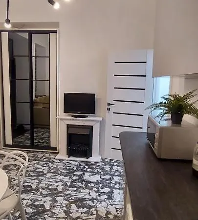 1 Bedroom On B. Khmelnytskogho - Centre * Lvov