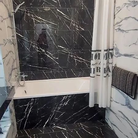 Apartmán 1 Bedroom On B. Khmelnytskogho - Centre *