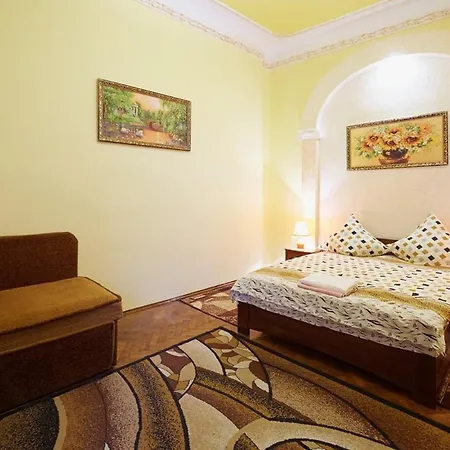 1 Bedroom On B. Khmelnytskogho - Centre * Lvov