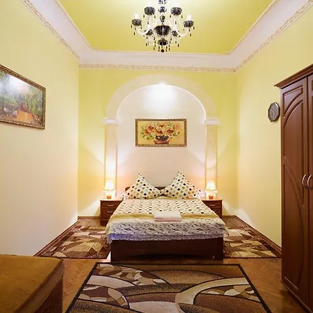 1 Bedroom On B. Khmelnytskogho - Centre * Lvov